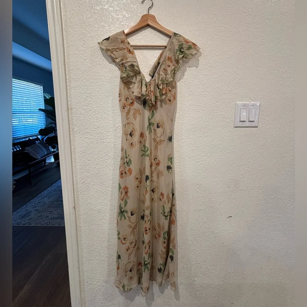 Polo Ralph Lauren 100% Silk Floral Ruffle V Neckline Beige Maxi Dress Size 6 - Picture 5 of 6